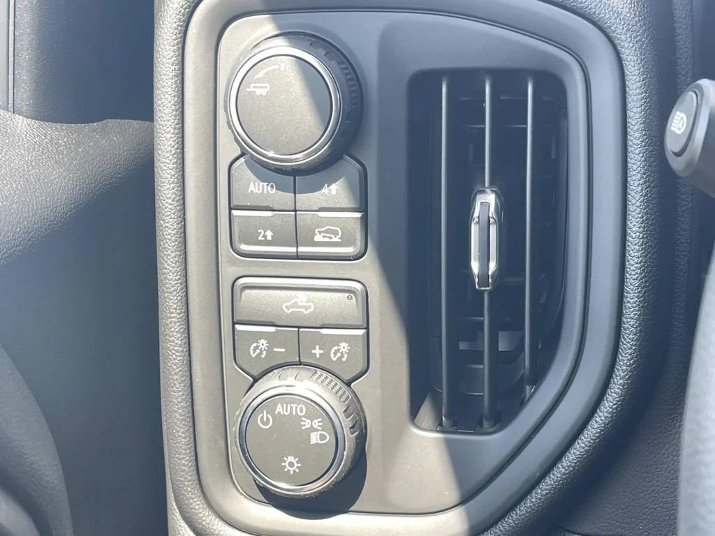 2026 Chevrolet Silverado 1500 Custom - Photo 24