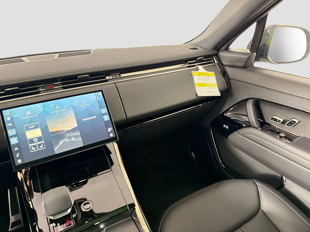 New 2026 Varesine Blue Land Rover Dynamic SE image 25