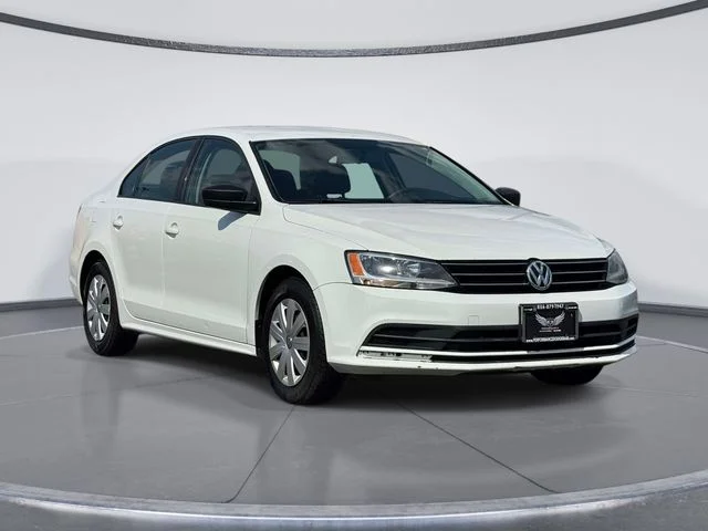 Used 2016 White Volkswagen 1.4T S image 1