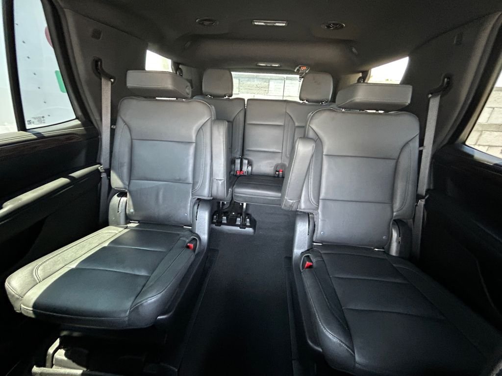 Used 2022 Gray Chevrolet Z71 image 19
