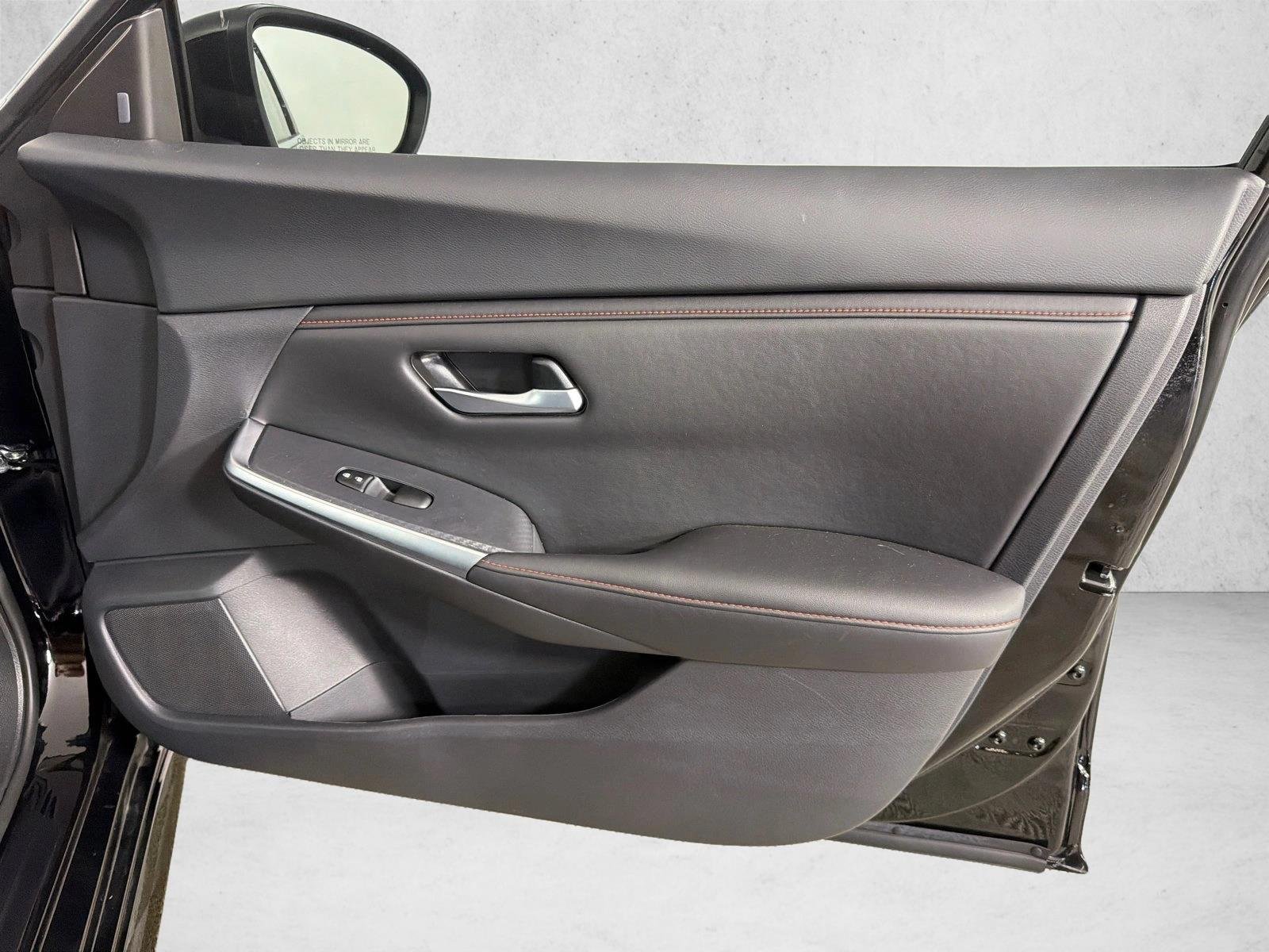 Used 2025 Super Black Nissan SR image 14