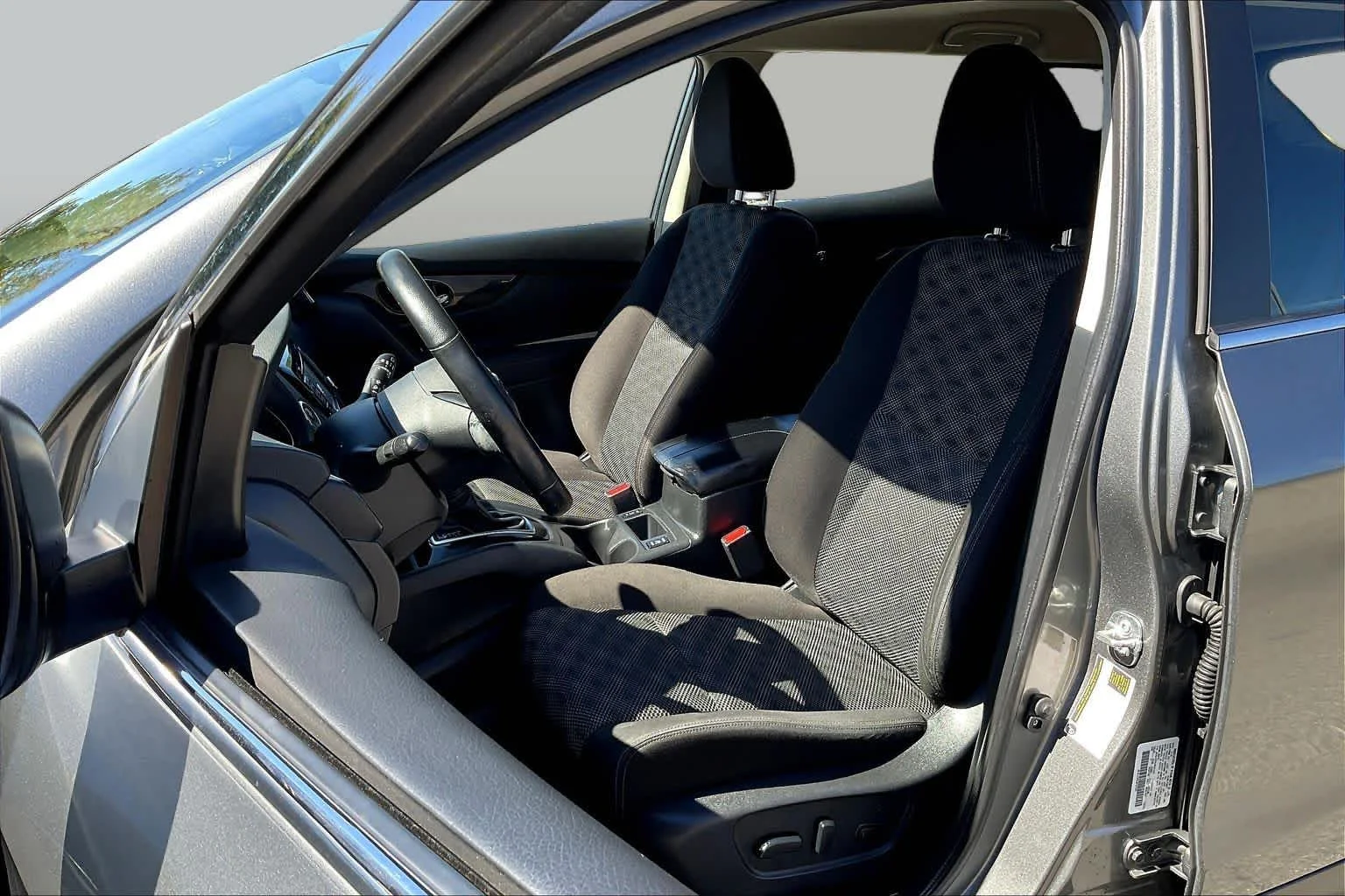Used 2018 Gun Metallic Nissan SV image 8