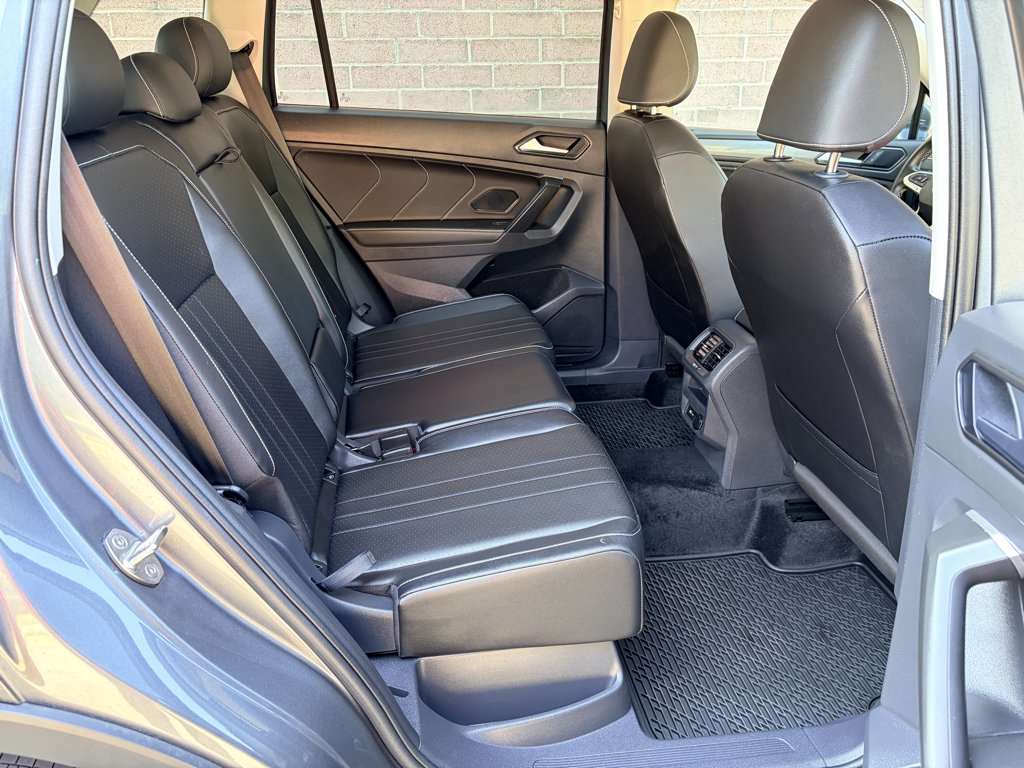 Used 2024 Platinum Gray Metallic Volkswagen SE image 23