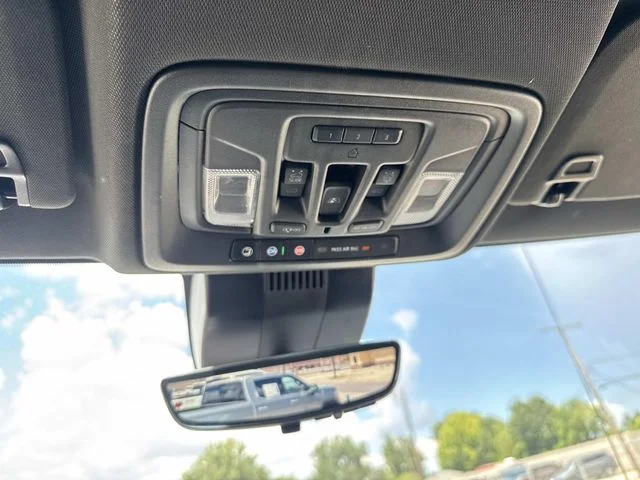 Used 2024 White GMC AT4 image 43