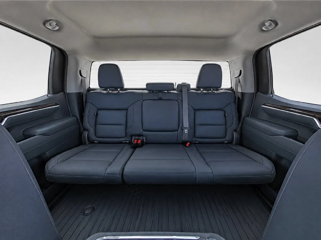 New 2026 White GMC Elevation image 27