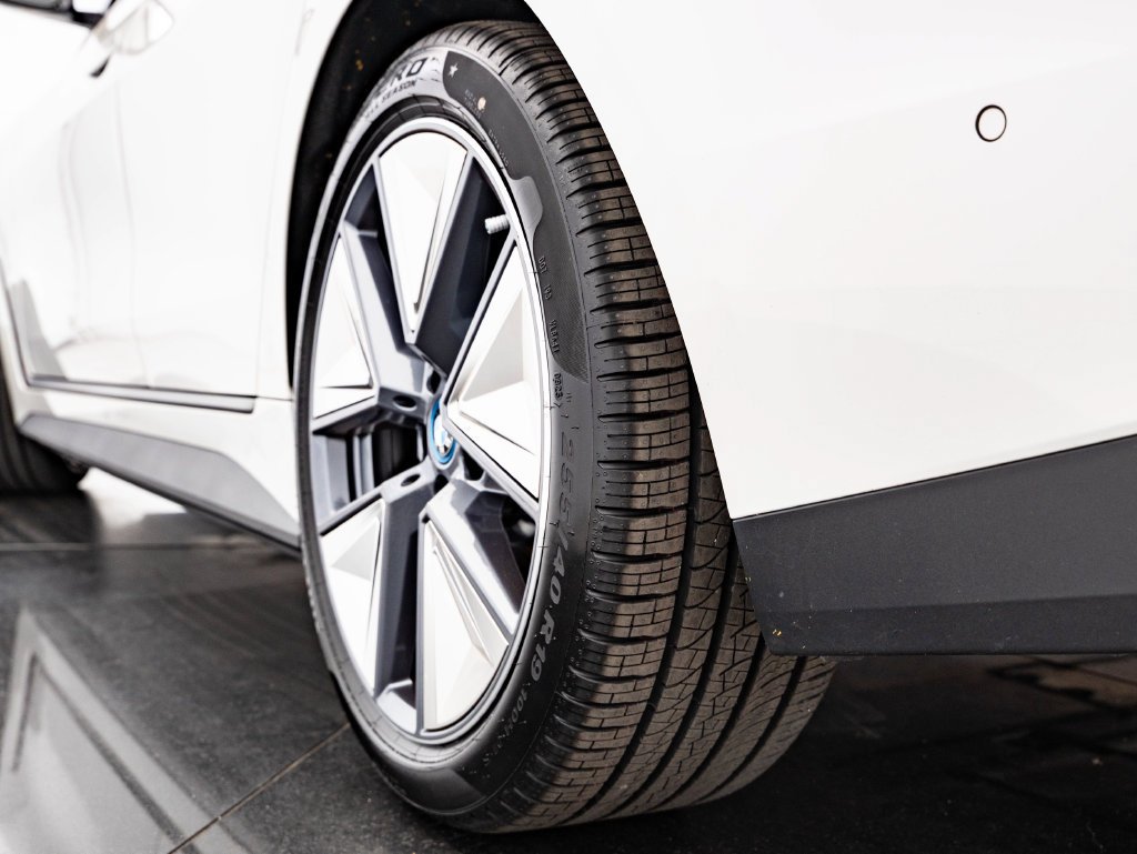 Used 2023 Mineral White Metallic BMW eDrive35 image 48