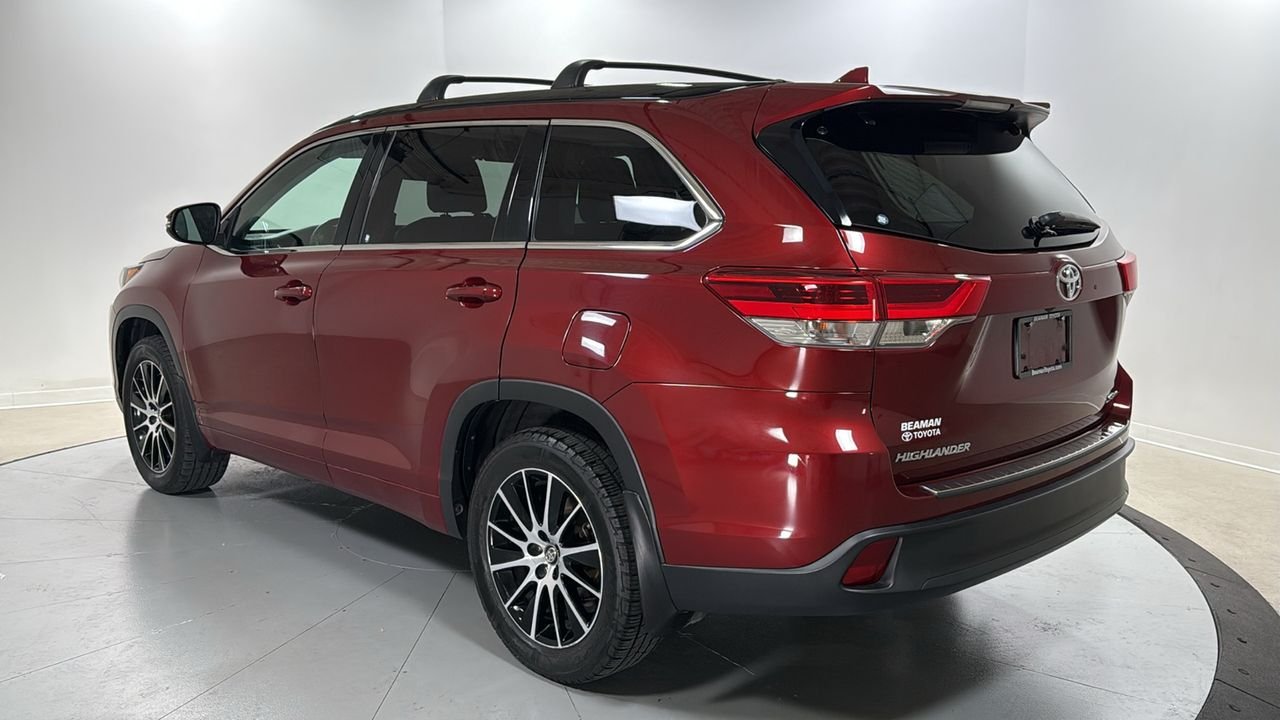 Used 2018 Red Toyota SE image 7
