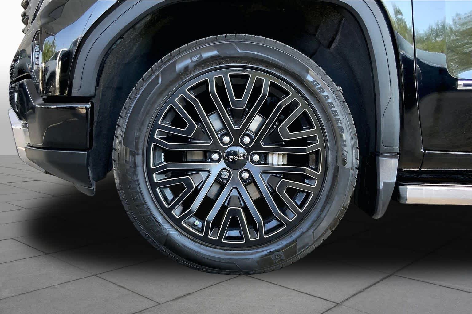 Used 2022 Onyx Black GMC Denali Ultimate image 10