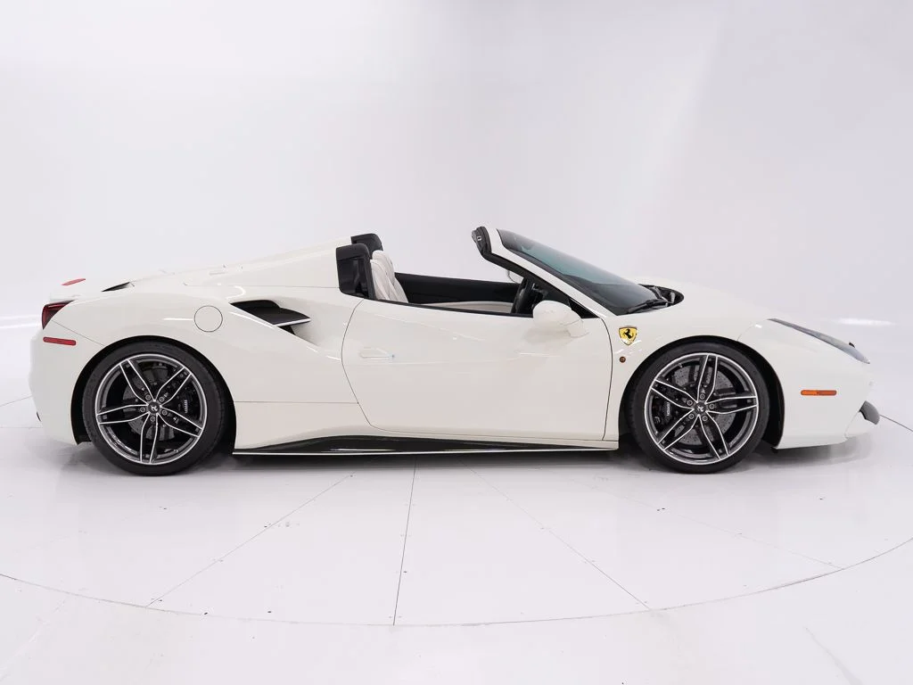 Used 2018 Bianco Avus Ferrari  image 6