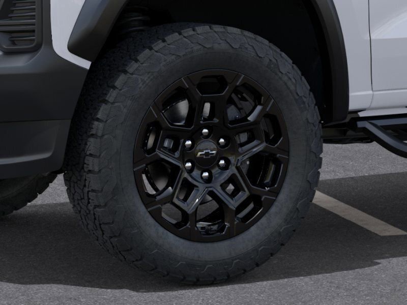 New 2026 Summit White Chevrolet Trail Boss image 10