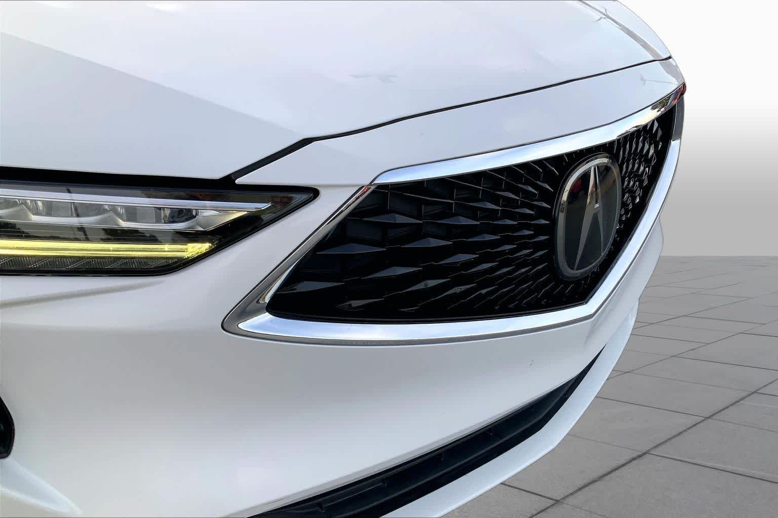 Used 2022 Platinum White Pearl Acura  image 29