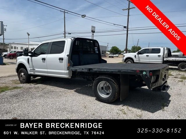 2022 Ford F-350 Super Duty Chassis Cab XL - Photo 3