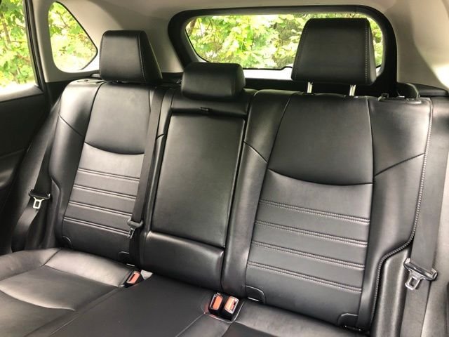 Used 2022 Blue Toyota XLE Premium image 19