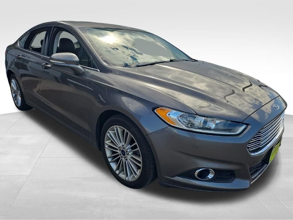 Used 2014  Ford SE image 3