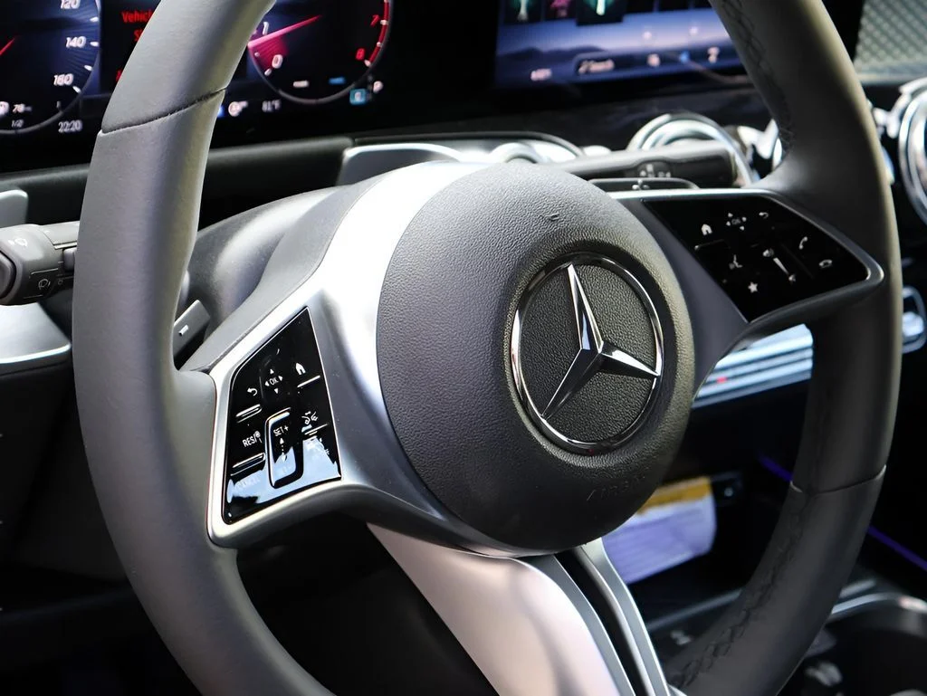 2025 Mercedes-Benz GLB Base - Photo 20