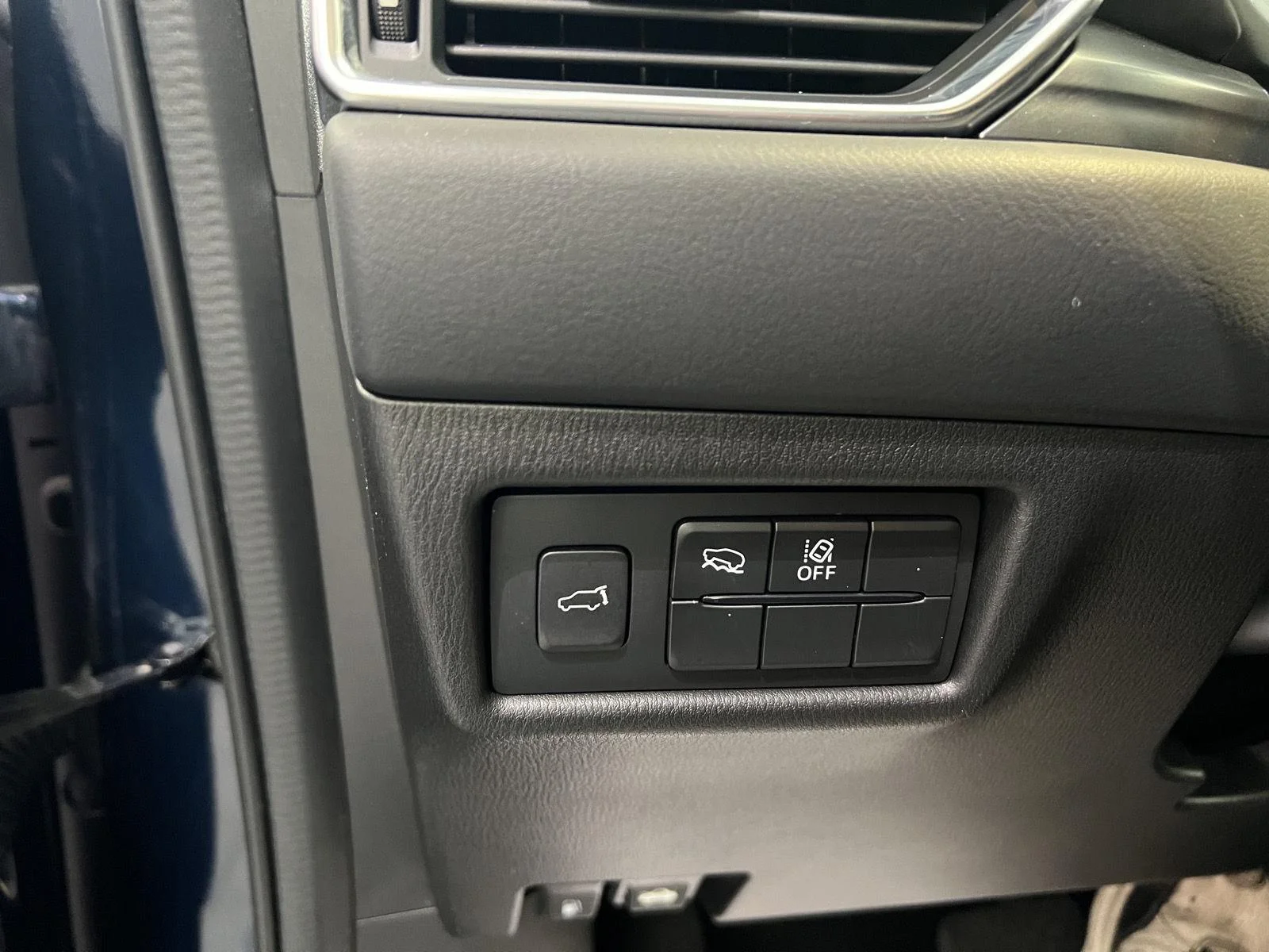 Used 2021  Mazda Touring image 41