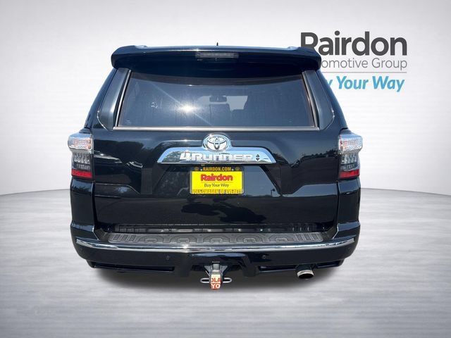 Used 2017 Midnight Black Metallic Toyota SR5 image 6