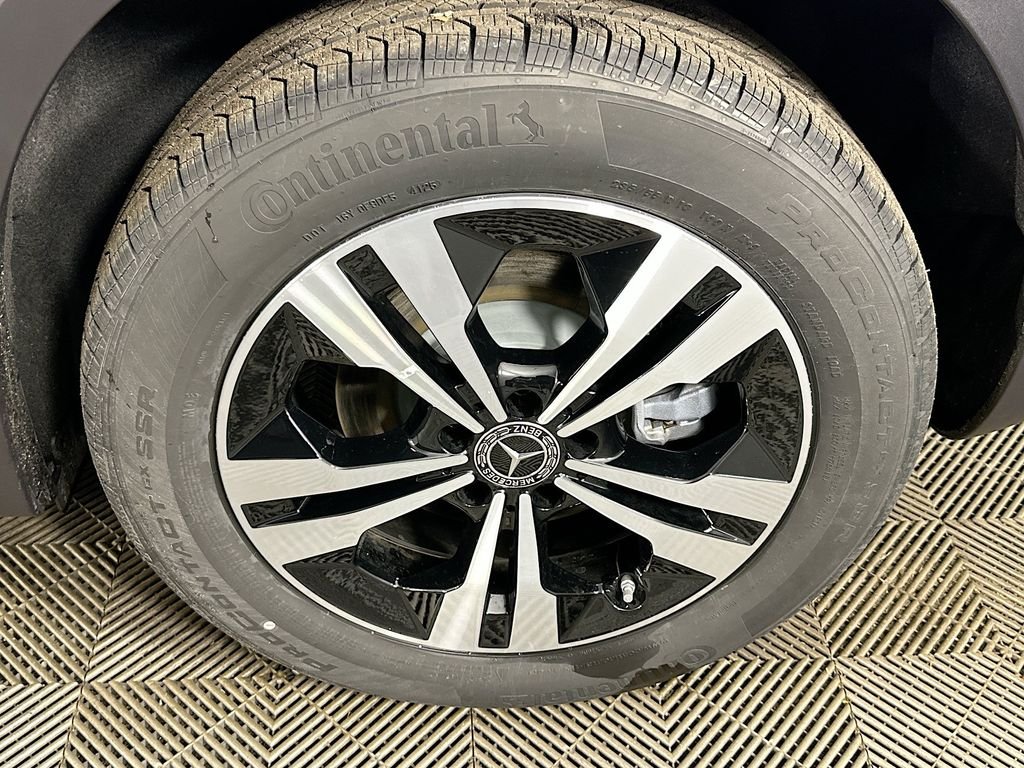 New 2026 Cirrus Silver Metallic Mercedes-Benz GLB 250 image 30