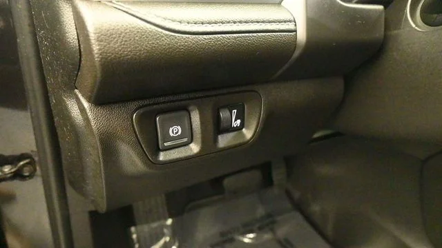 Used 2019 Iridium Metallic GMC SLE-2 image 15