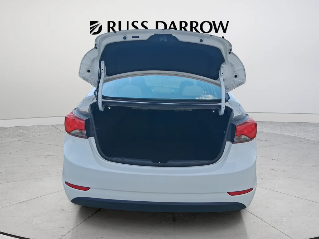Used 2015 White Hyundai SE image 29