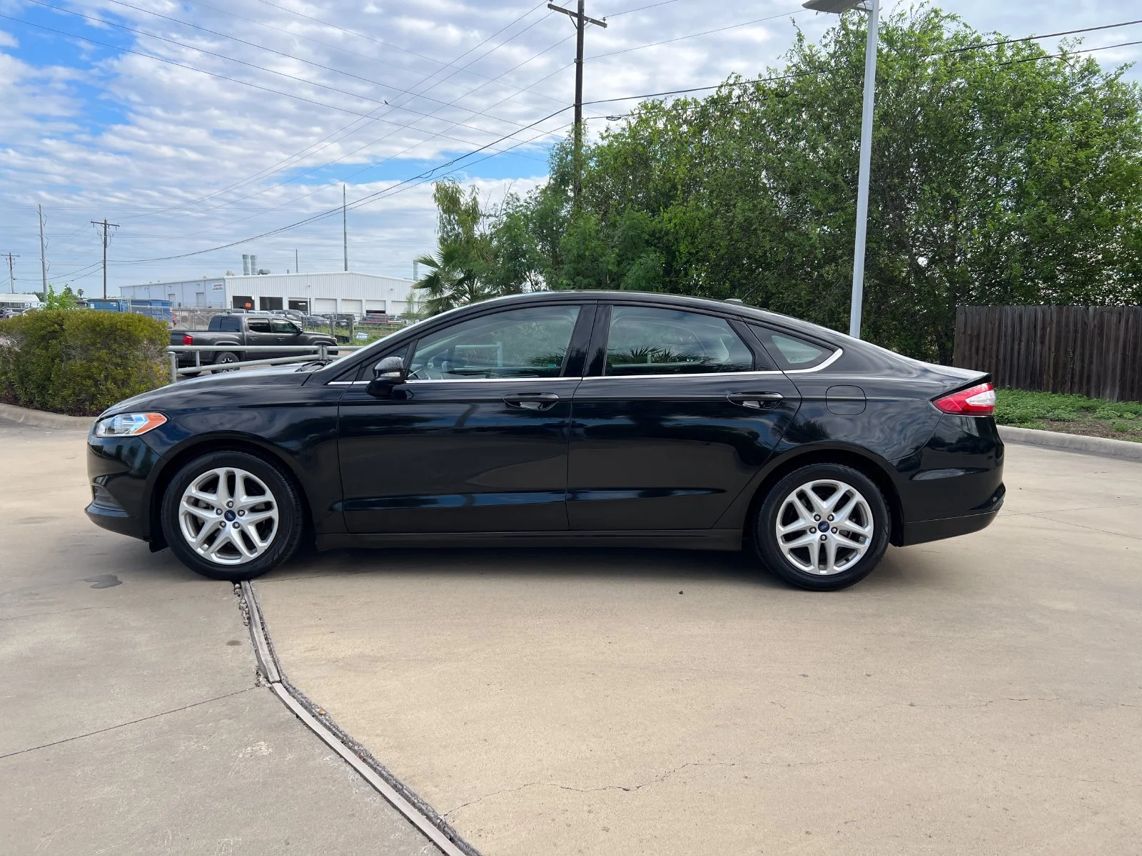 Used 2014 Black Ford SE image 2