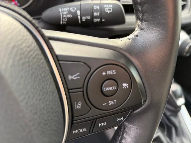 Used 2019 Gray Toyota XLE Premium image 30