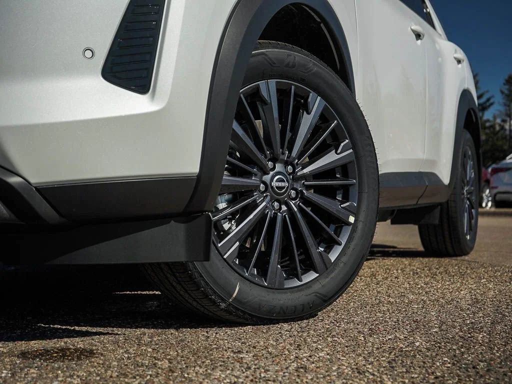 New 2026 Everest White Pearl Tricoat Nissan SL image 6