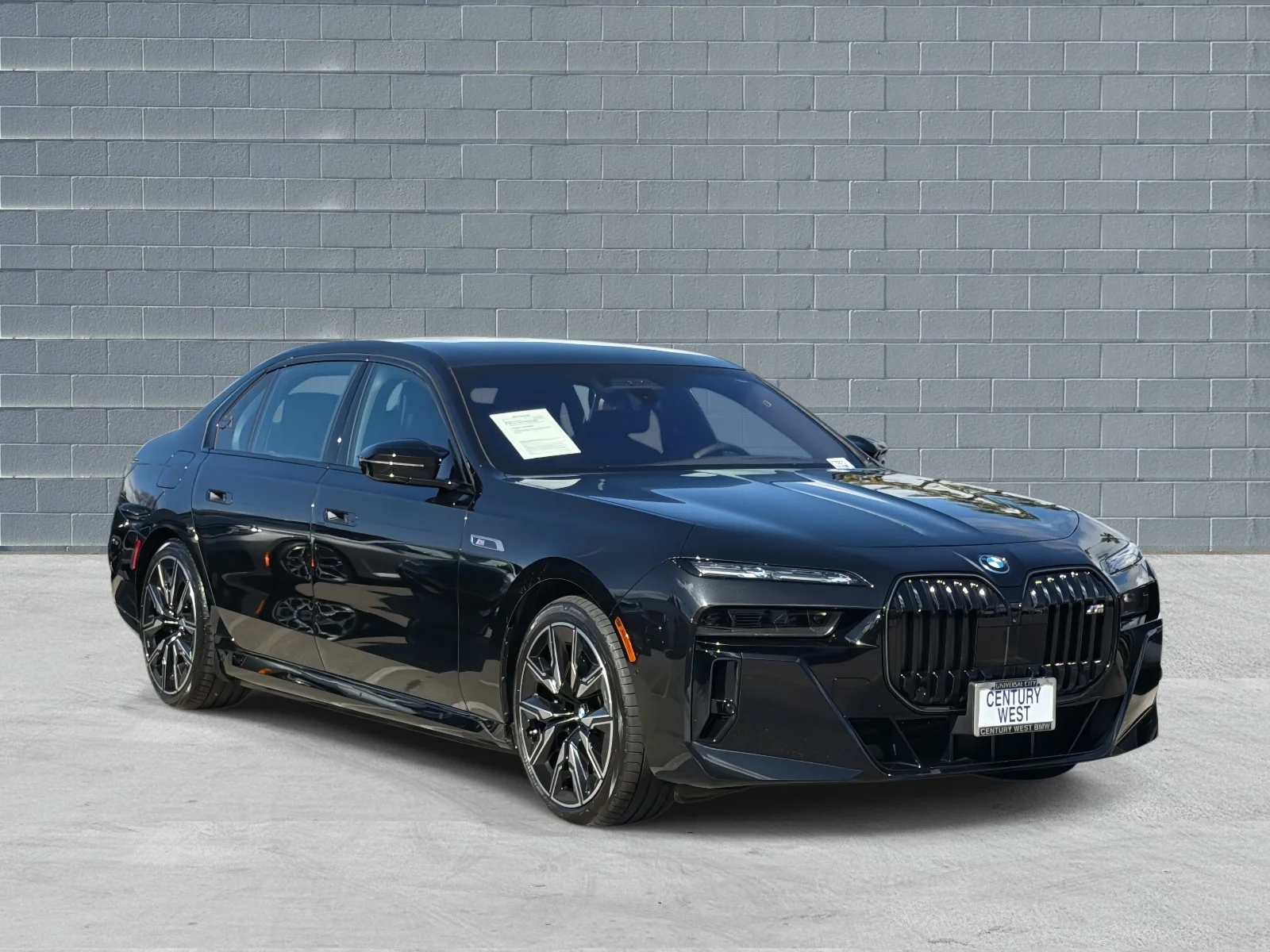 2025 BMW i7 M70 Sedan's photo