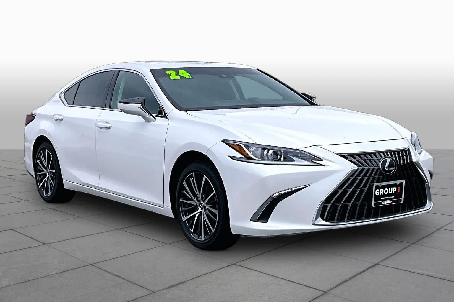 Used 2024 Eminent White Pearl Lexus  image 3