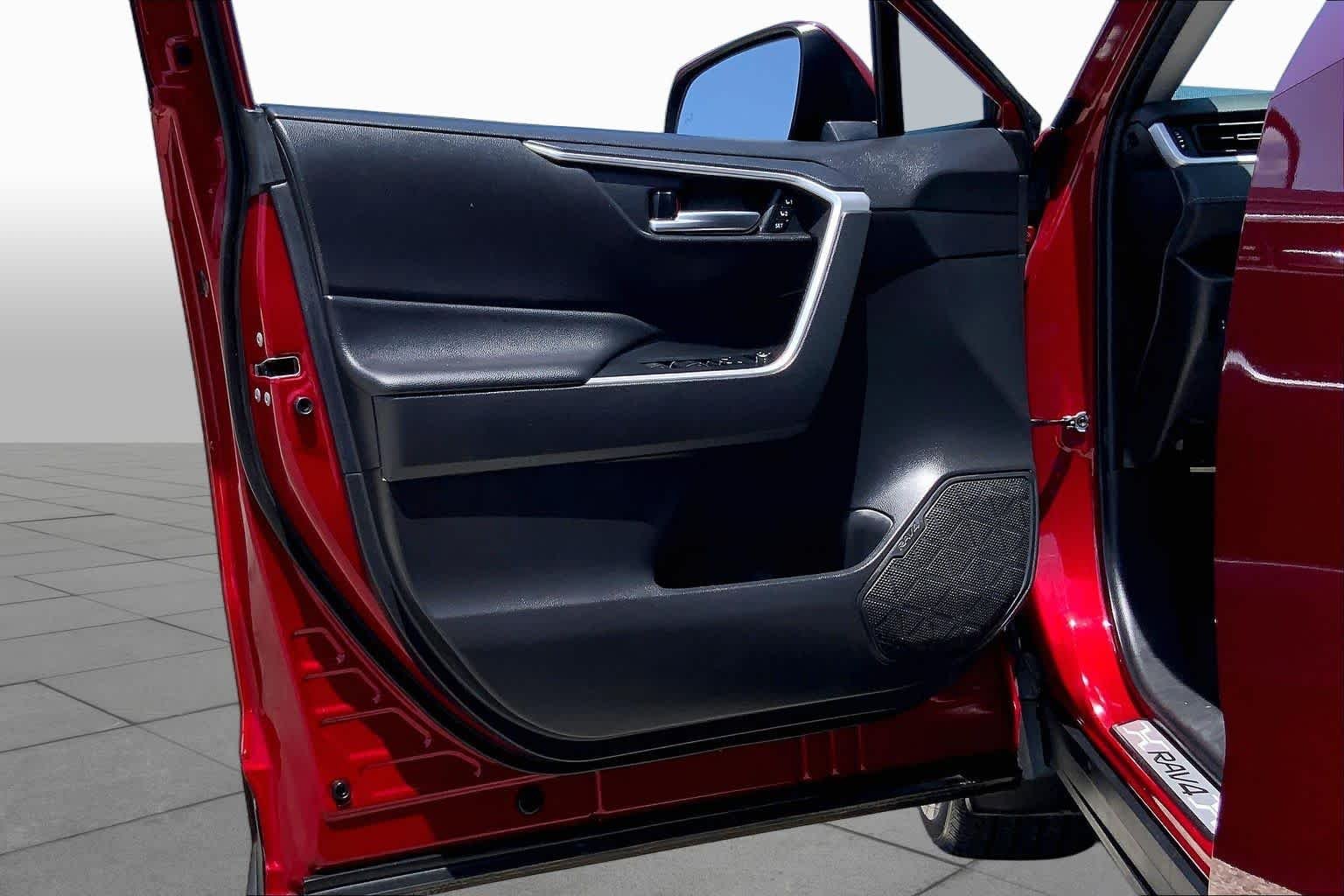 Used 2024 Ruby Flare Pearl Toyota XLE Premium image 21