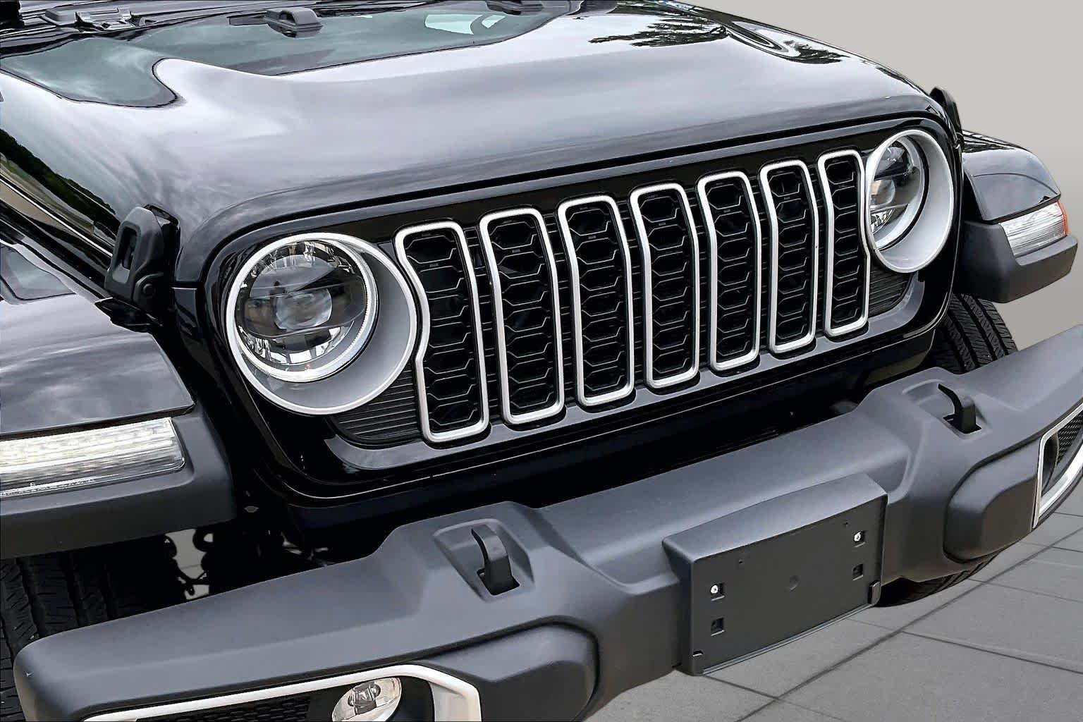 Used 2025 Black Clearcoat Jeep Sahara image 28