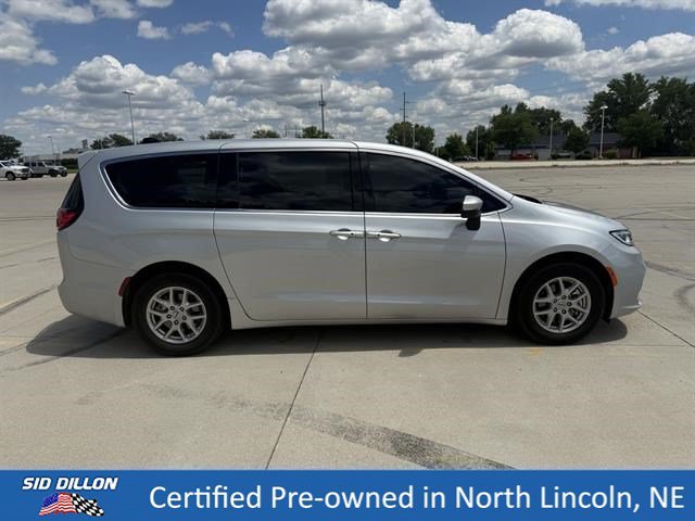 Used 2023 Silver Mist Clearcoat Chrysler Touring L image 3