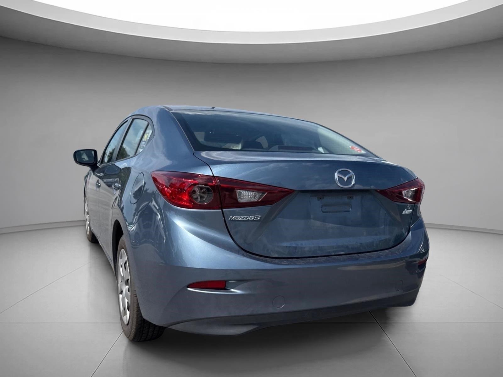 Used 2015 Blue Reflex Mica Mazda i Sport image 12