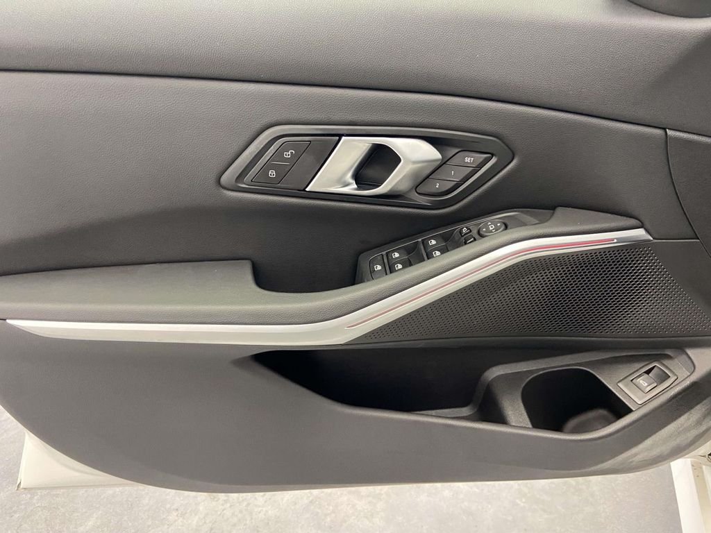 2025 BMW 3 Series 330i - Photo 20