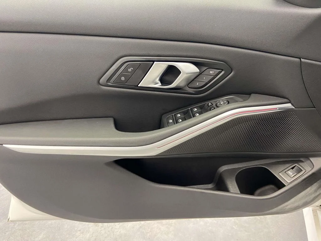 2025 BMW 3 Series 330i - Photo 20