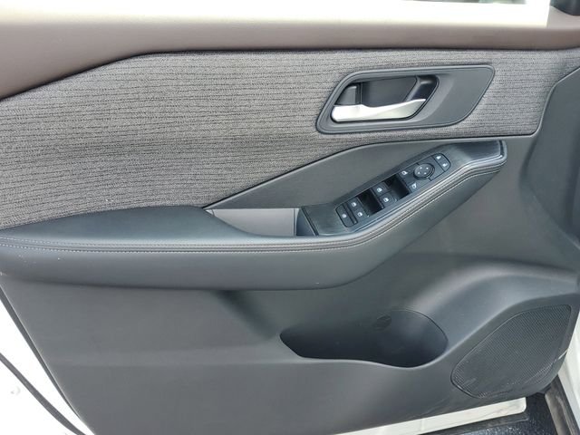 2022 Nissan Rogue SV - Photo 16