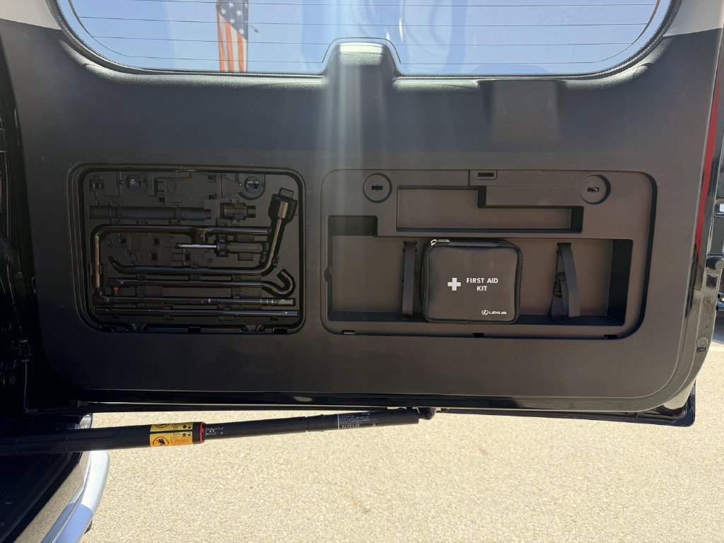 Used 2018 Onyx Black Lexus 460 image 19