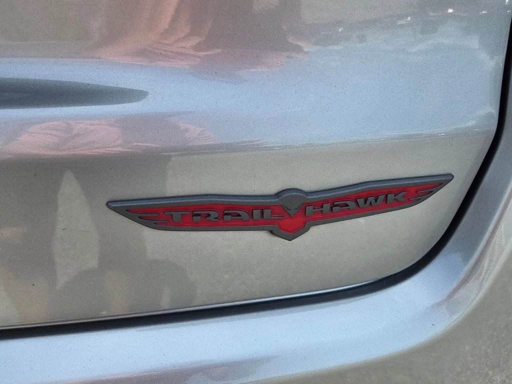 Used 2022 Silver Jeep Trailhawk image 11