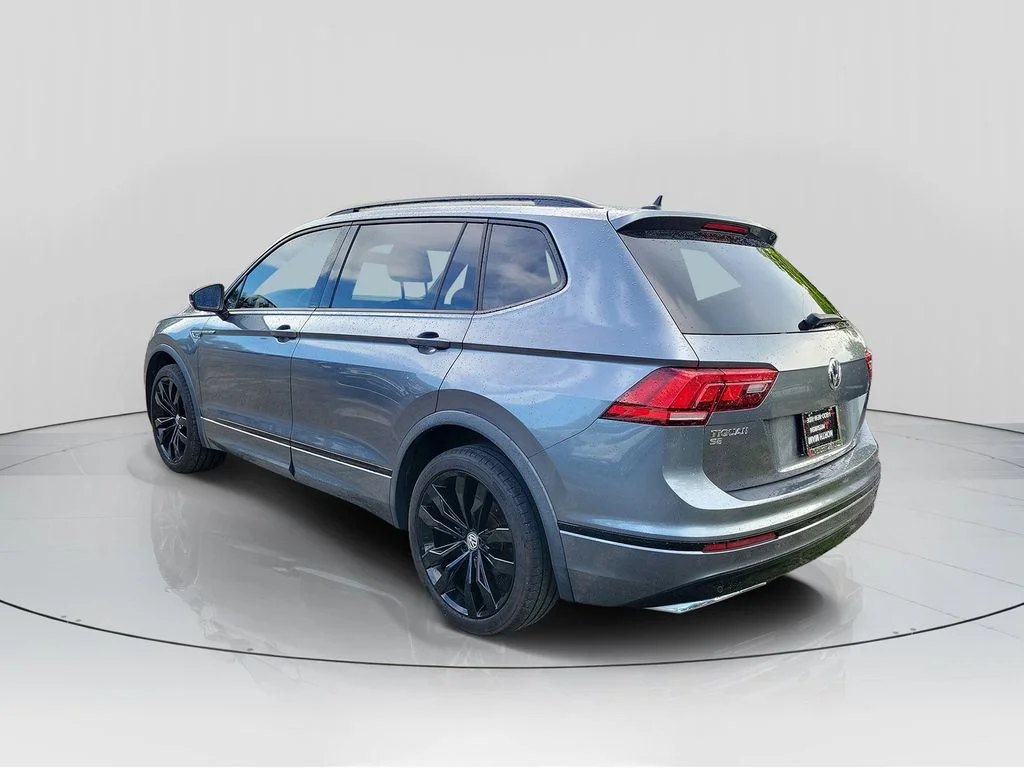 Used 2021 Gray Volkswagen 2.0T SE R-Line Black image 5
