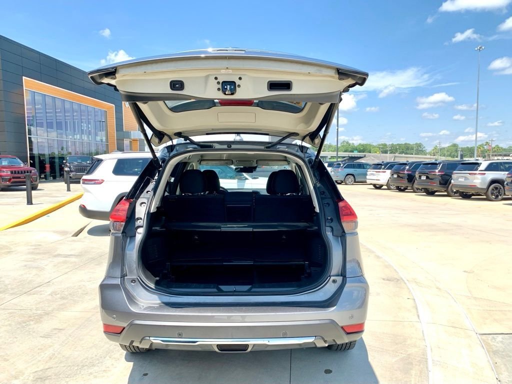 Used 2020 Gray Nissan SV image 19