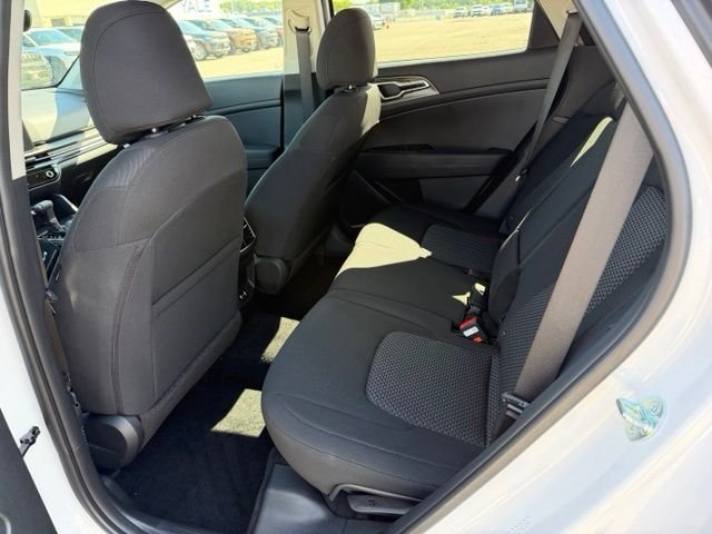 New 2027 Glacial White Pearl Kia LX image 2
