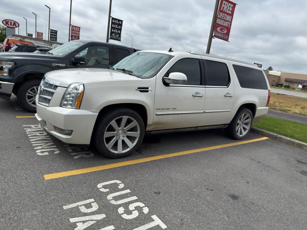 2014 Cadillac Escalade ESV AWD's photo
