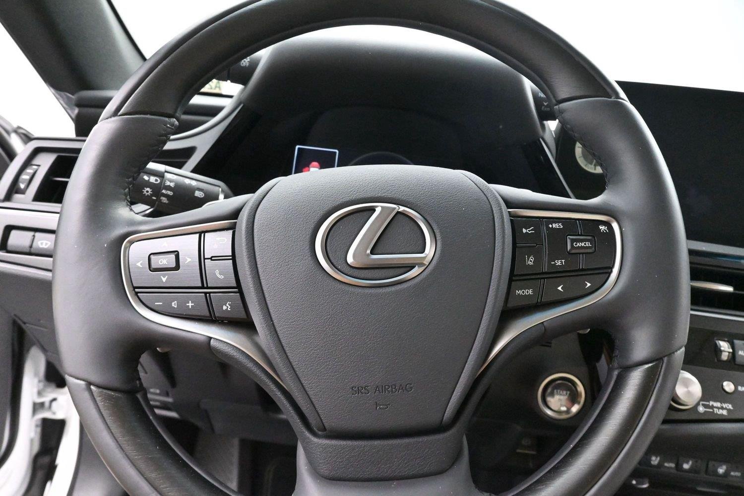 Used 2022 Eminent White Pearl Lexus ES 350 Ultra Luxury image 17