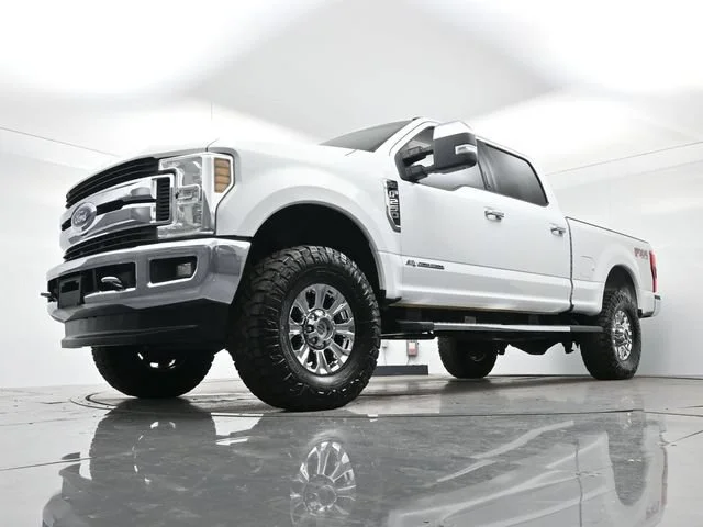 Used 2018 White Ford XL image 22
