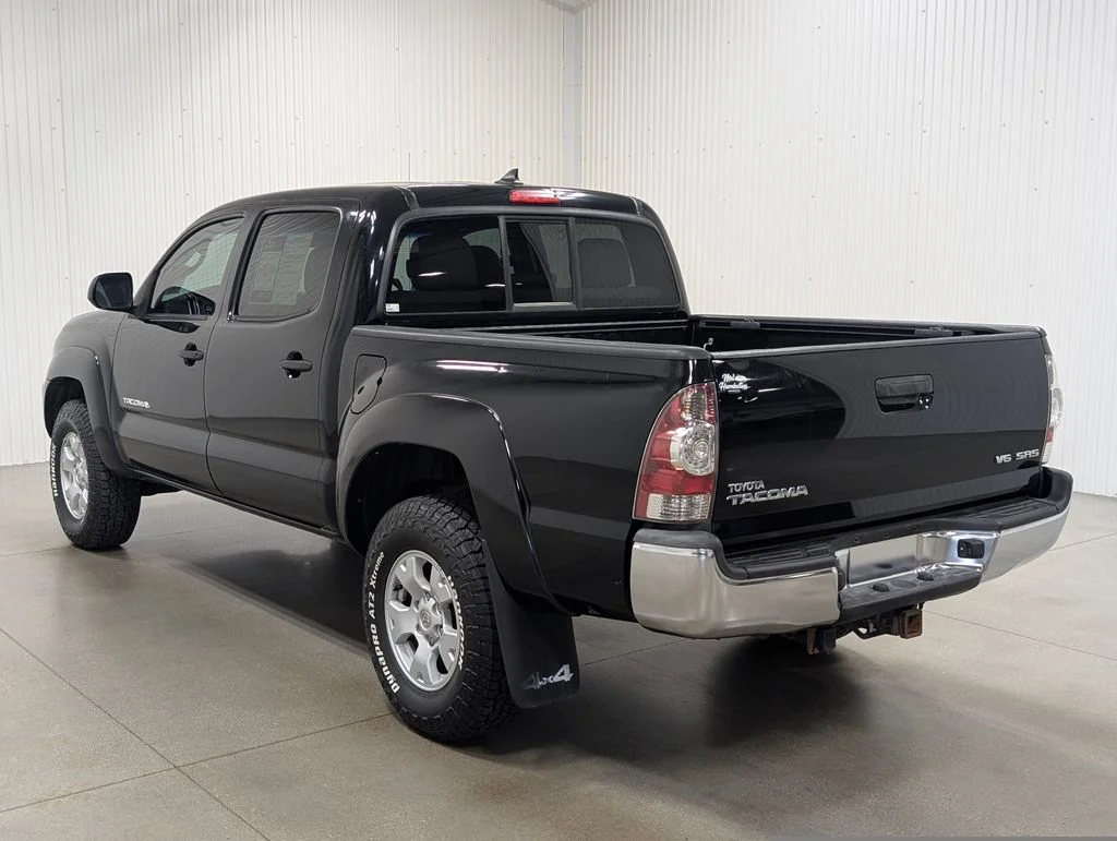 Used 2015 Black Toyota Base image 20
