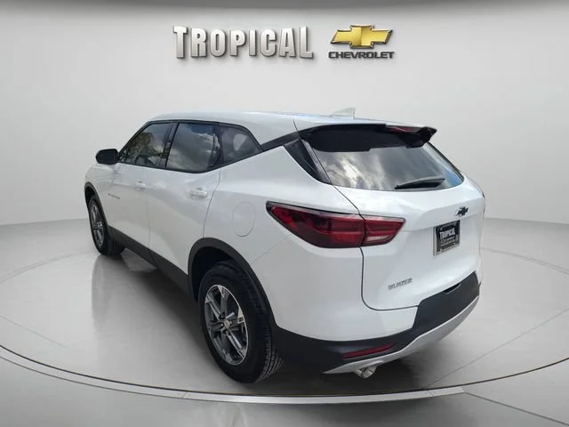 New 2026 Summit White Chevrolet 2LT image 3