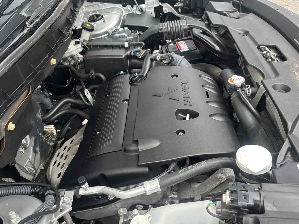 Used 2024 Gray Mitsubishi 2.0 LE image 33