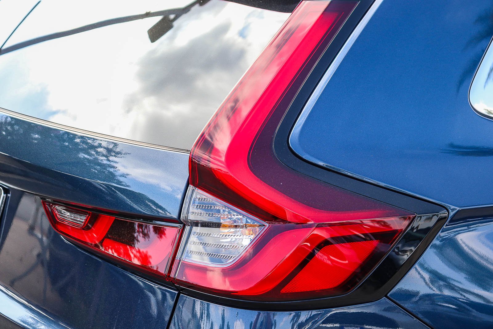 Certified Used 2025 Blue Honda LX image 9