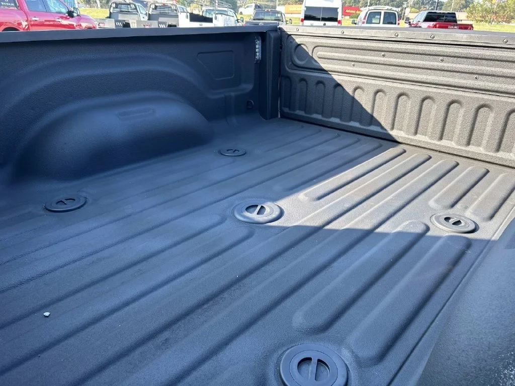 Used 2018 Silver Ram Tradesman image 12