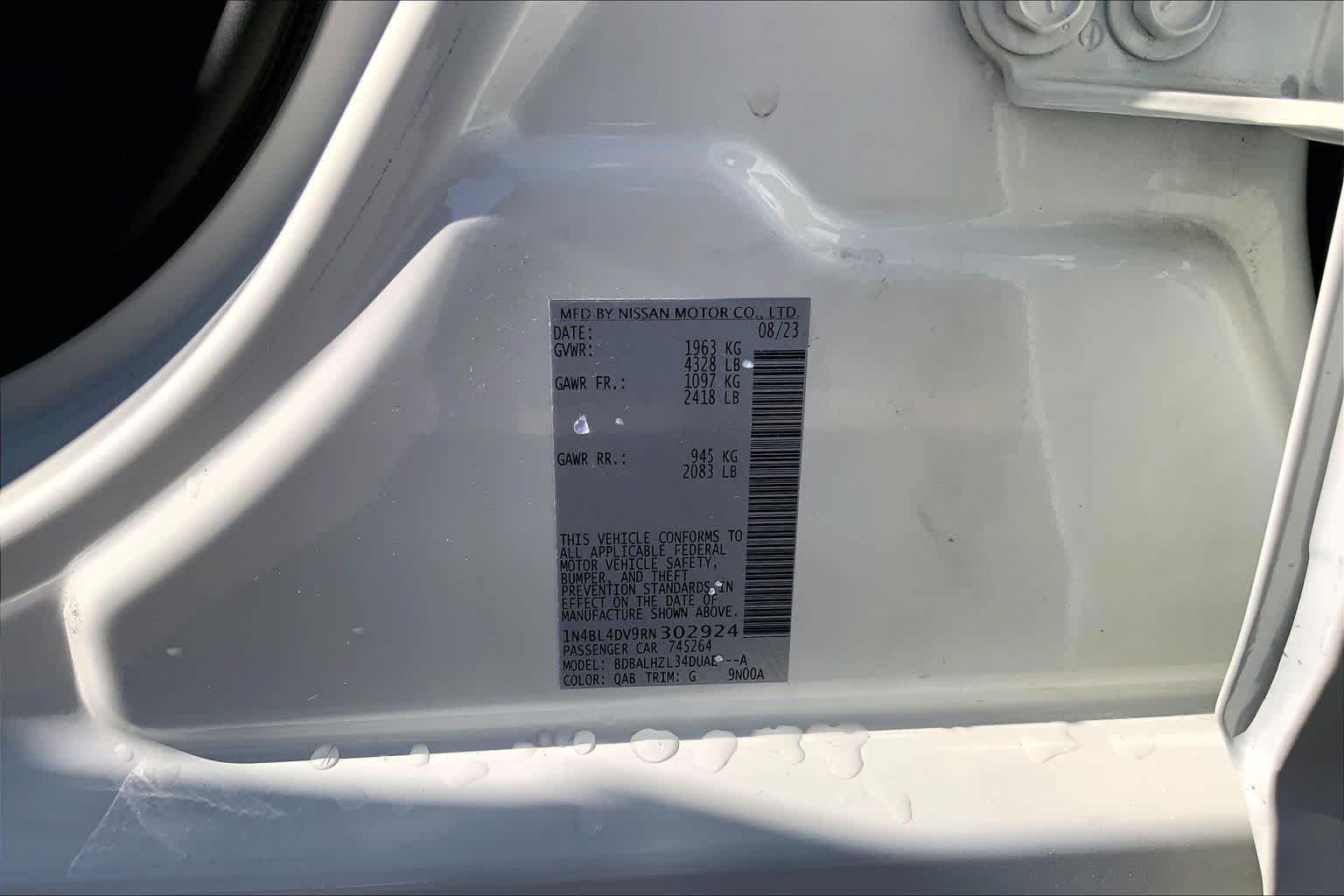 Used 2024 Pearl White Tricoat Nissan 2.5 SV image 37